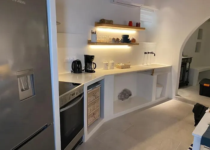 Kalli's Tranditional Renovated House In * 이오스 코라