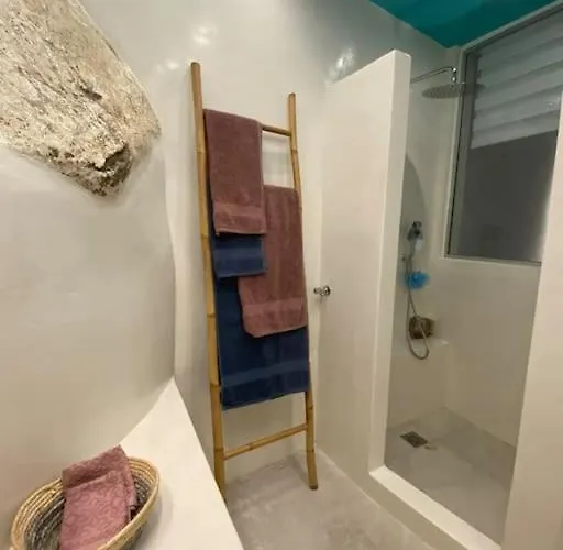 Kalli's Tranditional Renovated House In 펜션