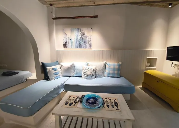 Kalli's Tranditional Renovated House In